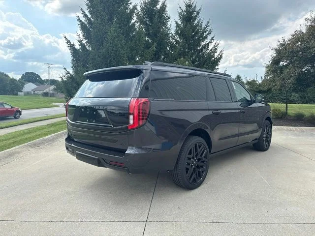 New 2027 Gray Ford Platinum image 5