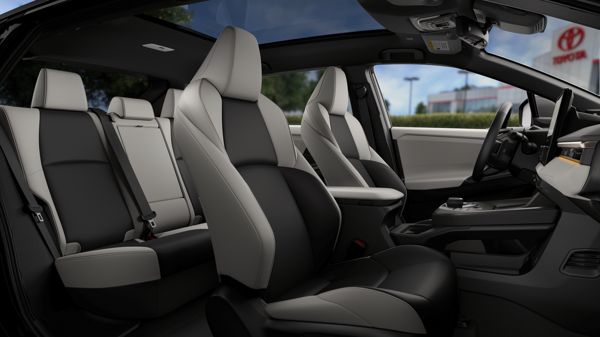 New 2026 Wind Chill Pearl with Midnight Black Metallic roof Toyota Limited image 20