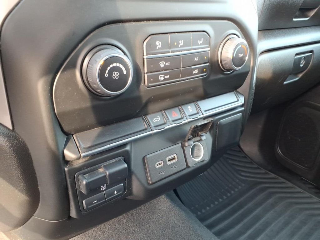 Used 2022 Northsky Blue Metallic Chevrolet Custom image 7