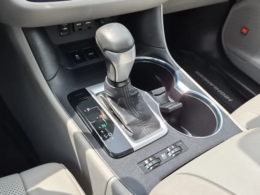 Used 2019 Celestial Silver Metallic Toyota Limited image 14