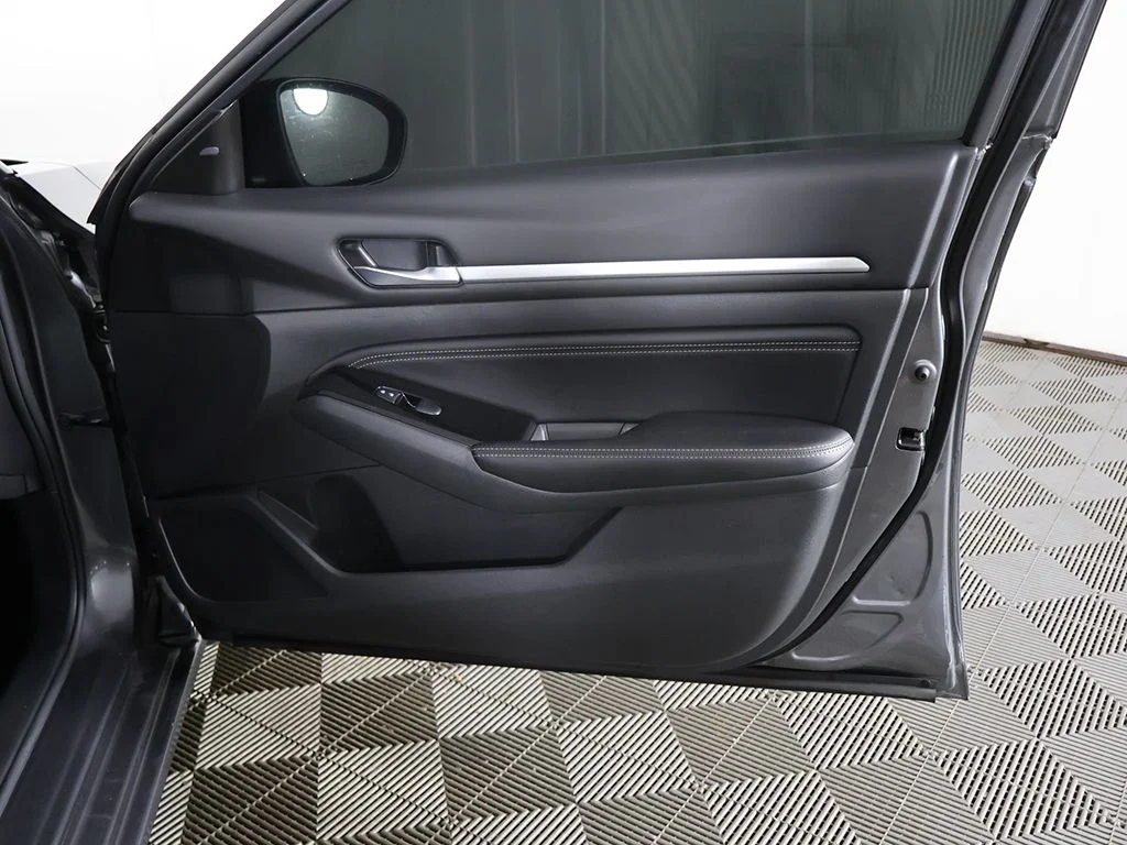 Used 2023 Gray Nissan 2.5 SV image 25