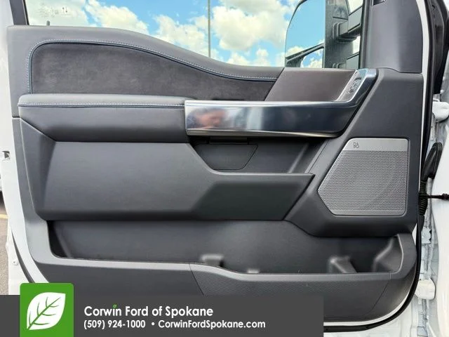 New 2025 Star White Metallic Tri-Coat Ford Platinum image 18