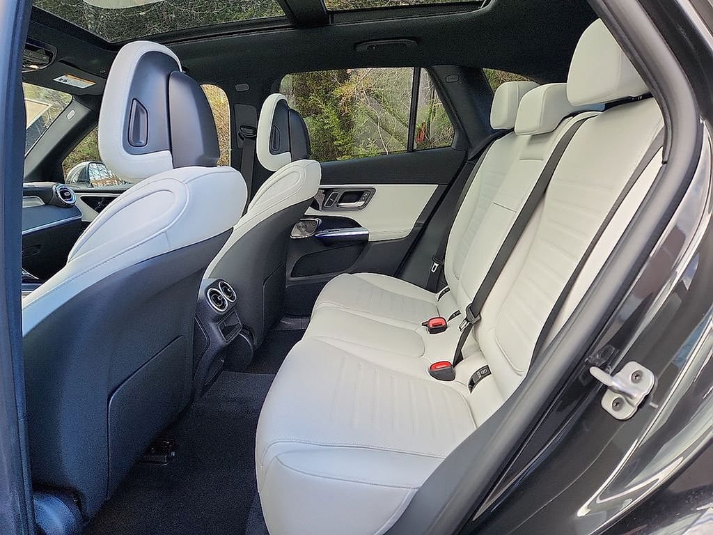 Used 2026 Graphite Grey Metallic Mercedes-Benz GLC 300 image 6