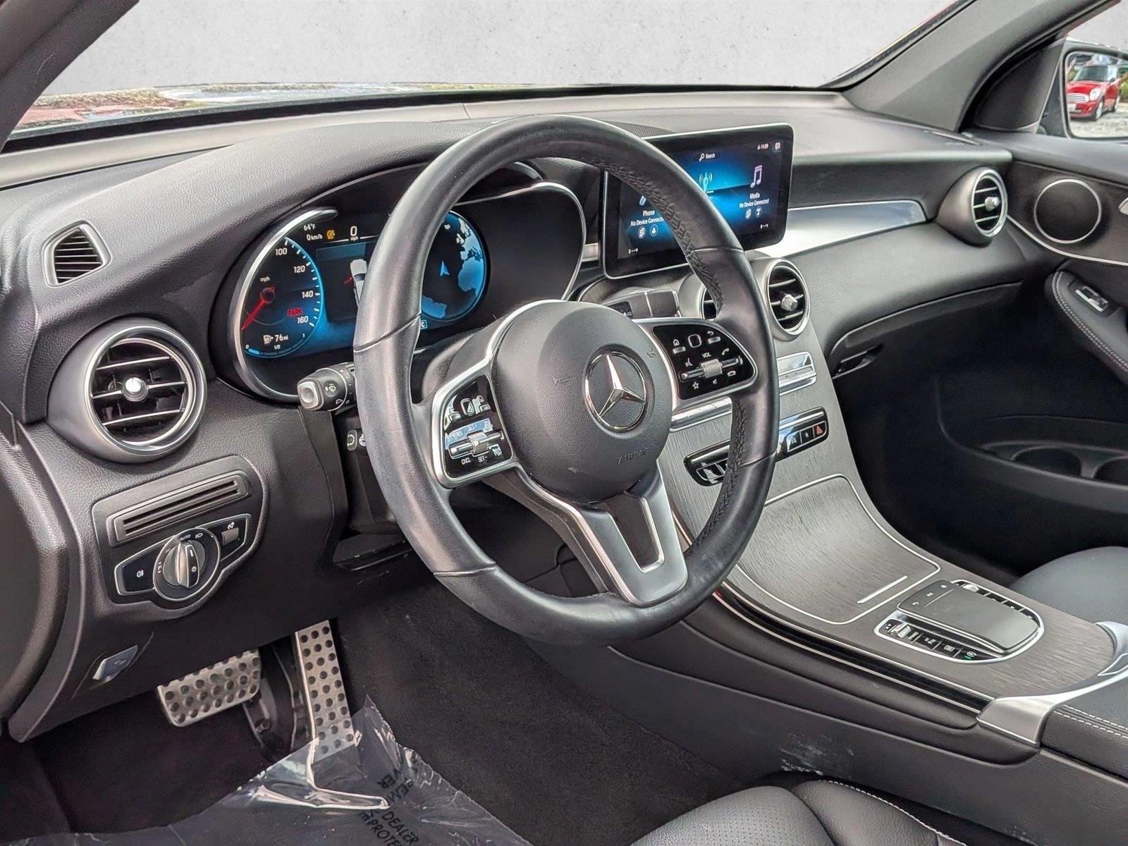 Used 2022 Obsidian Black Metallic Mercedes-Benz GLC 300 image 10