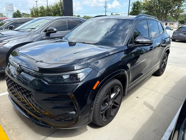 2026 Volkswagen Tiguan 2.0T SE R-Line Black