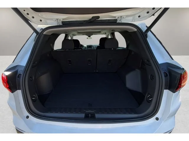 Used 2022 Summit White Chevrolet LT image 32