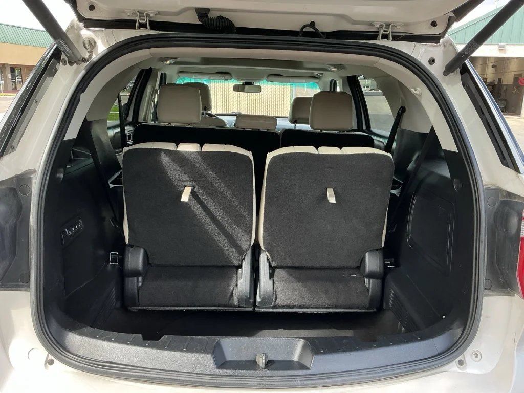 Used 2016 White Ford Platinum image 29