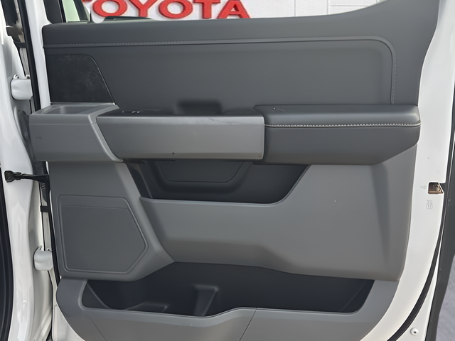 2023 Ford F-150 XLT - Photo 12