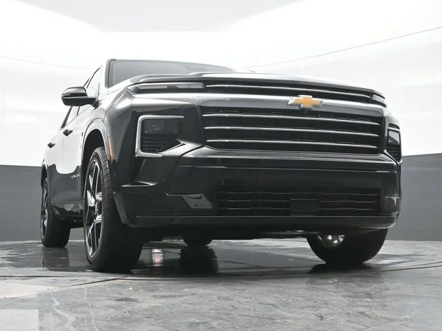 New 2026 Mosaic Black Metallic Chevrolet High Country image 22