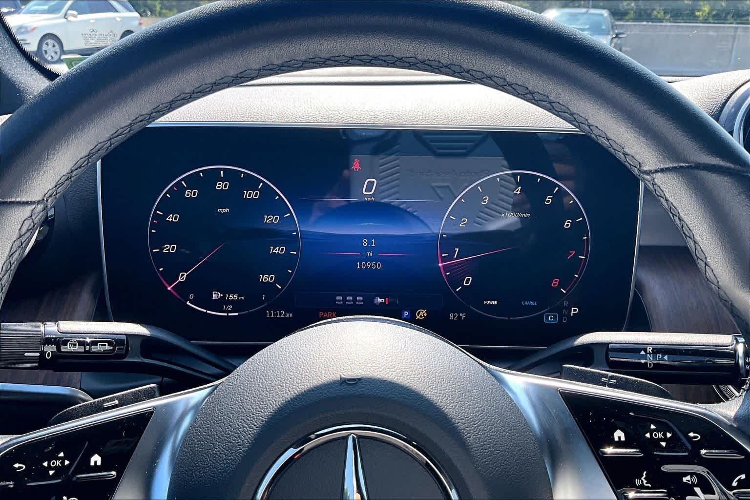 Used 2025 Obsidian Black Metallic Mercedes-Benz GLC 300 image 26
