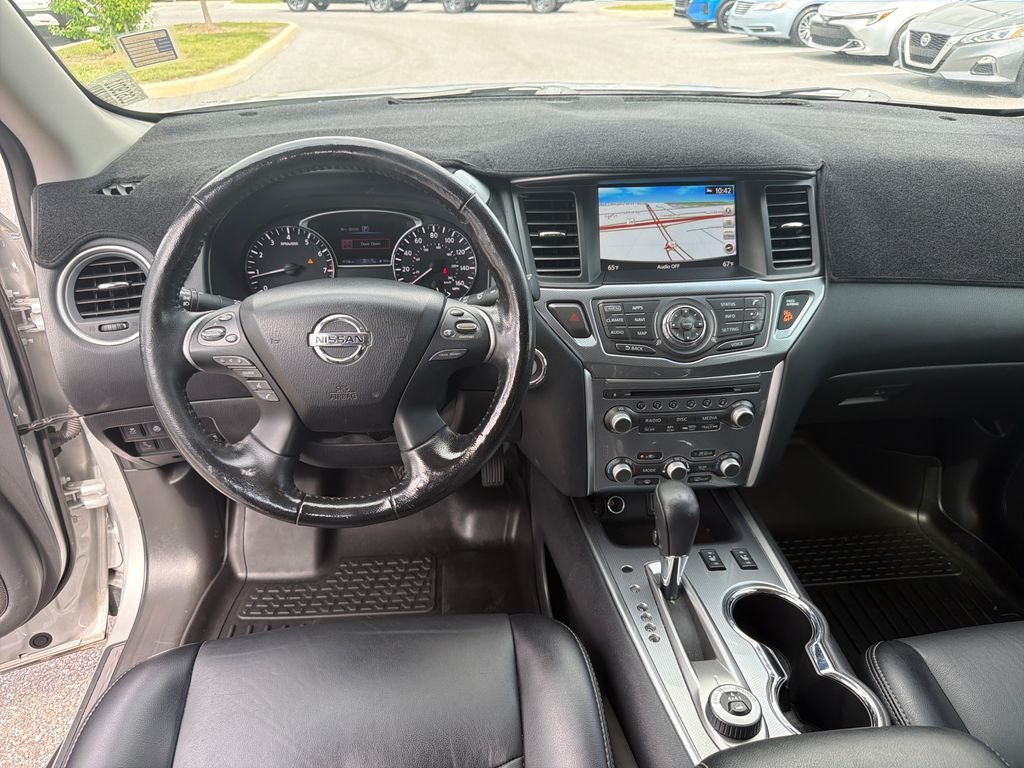 Used 2020 Silver Nissan SL image 32