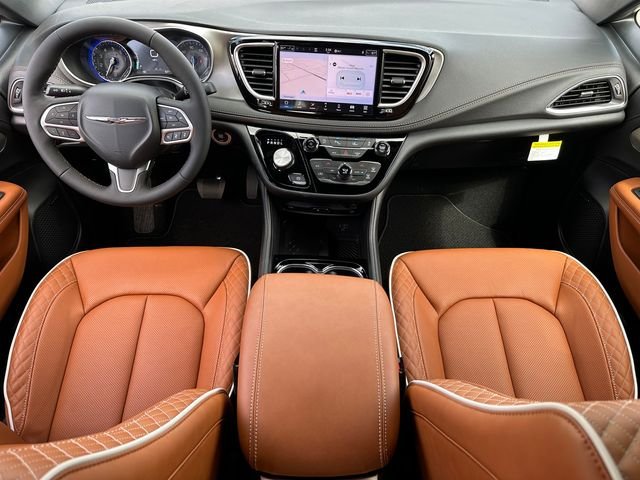 New 2026 Bright White Clear-Coat Exterior Paint Chrysler Pinnacle image 15