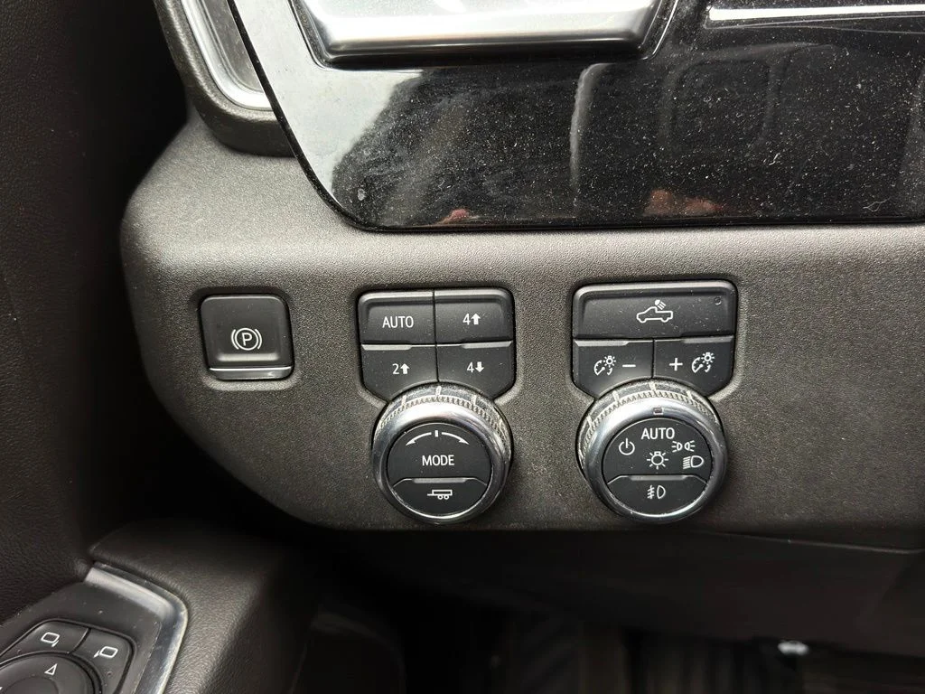 Used 2022 Black GMC Elevation image 13