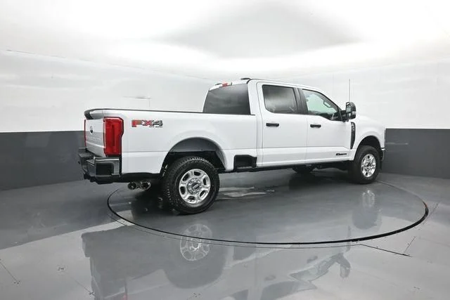 New 2026 Oxford White Ford F-250® XLT image 8