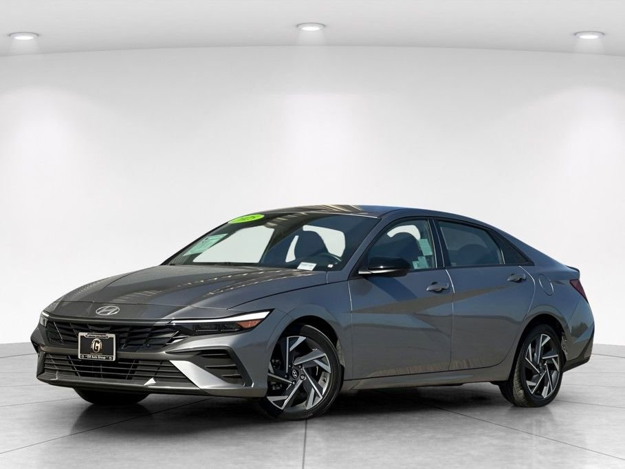 Used 2025 Hyundai Elantra SEL with VIN KMHLM4DG8SU871381 for sale in Kerman, CA