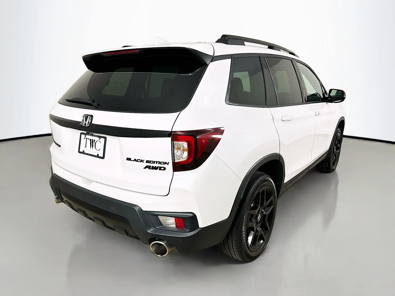 Used 2024 White Honda  image 5
