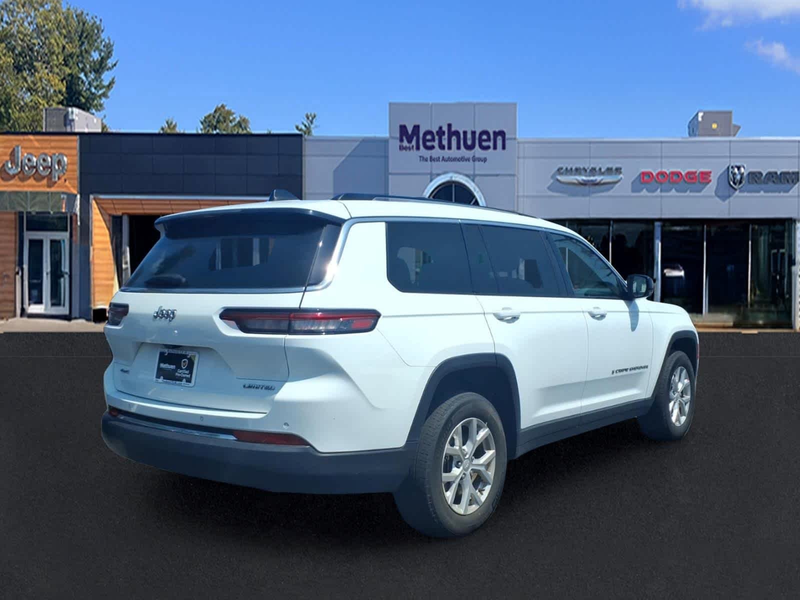 Used 2023 Bright White Clearcoat Jeep Limited image 5