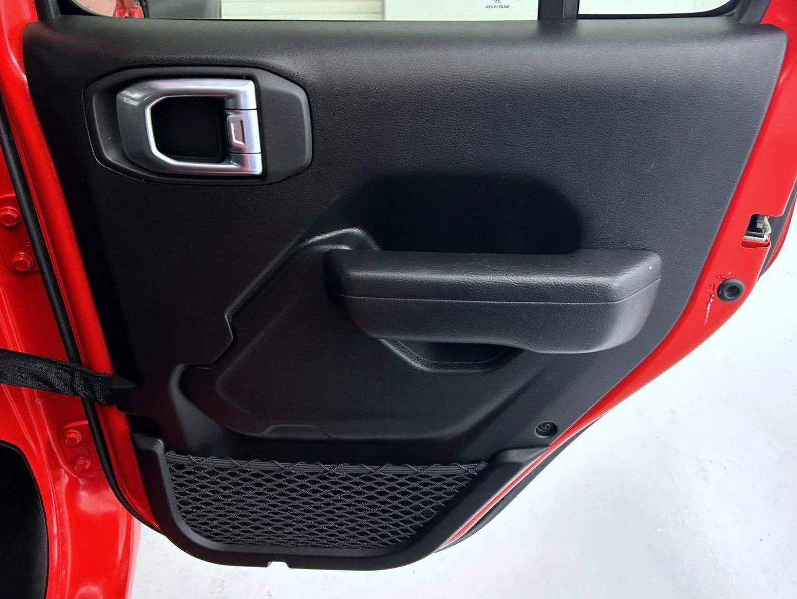 Used 2023 Red Jeep Sport S image 17
