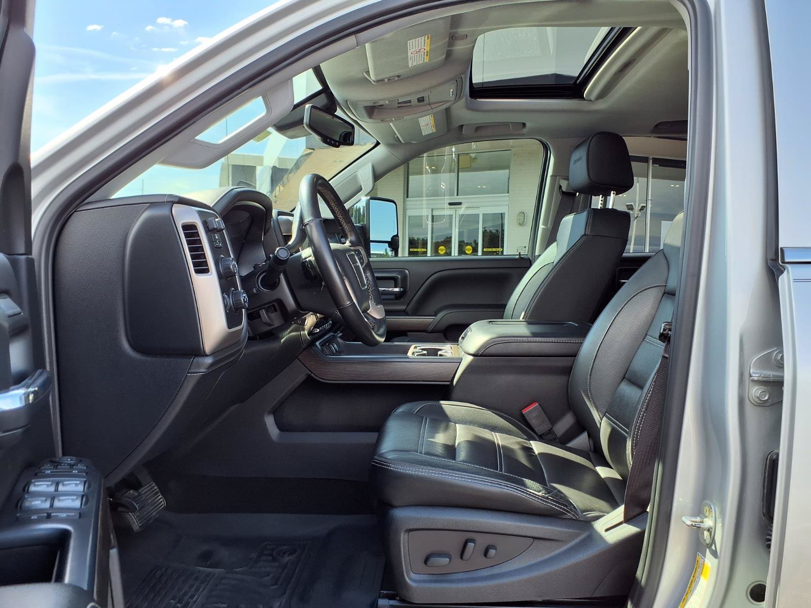 Used 2017 QUICKSILVER METALLIC GMC Denali image 28