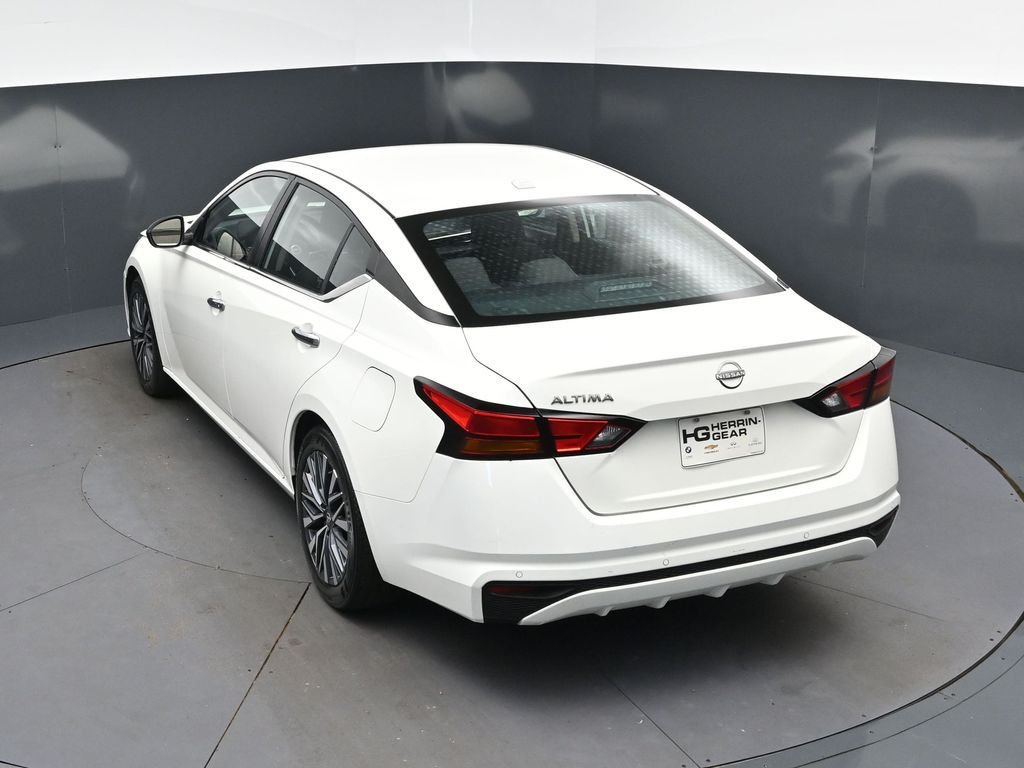 2025 Nissan Altima SV - Photo 32
