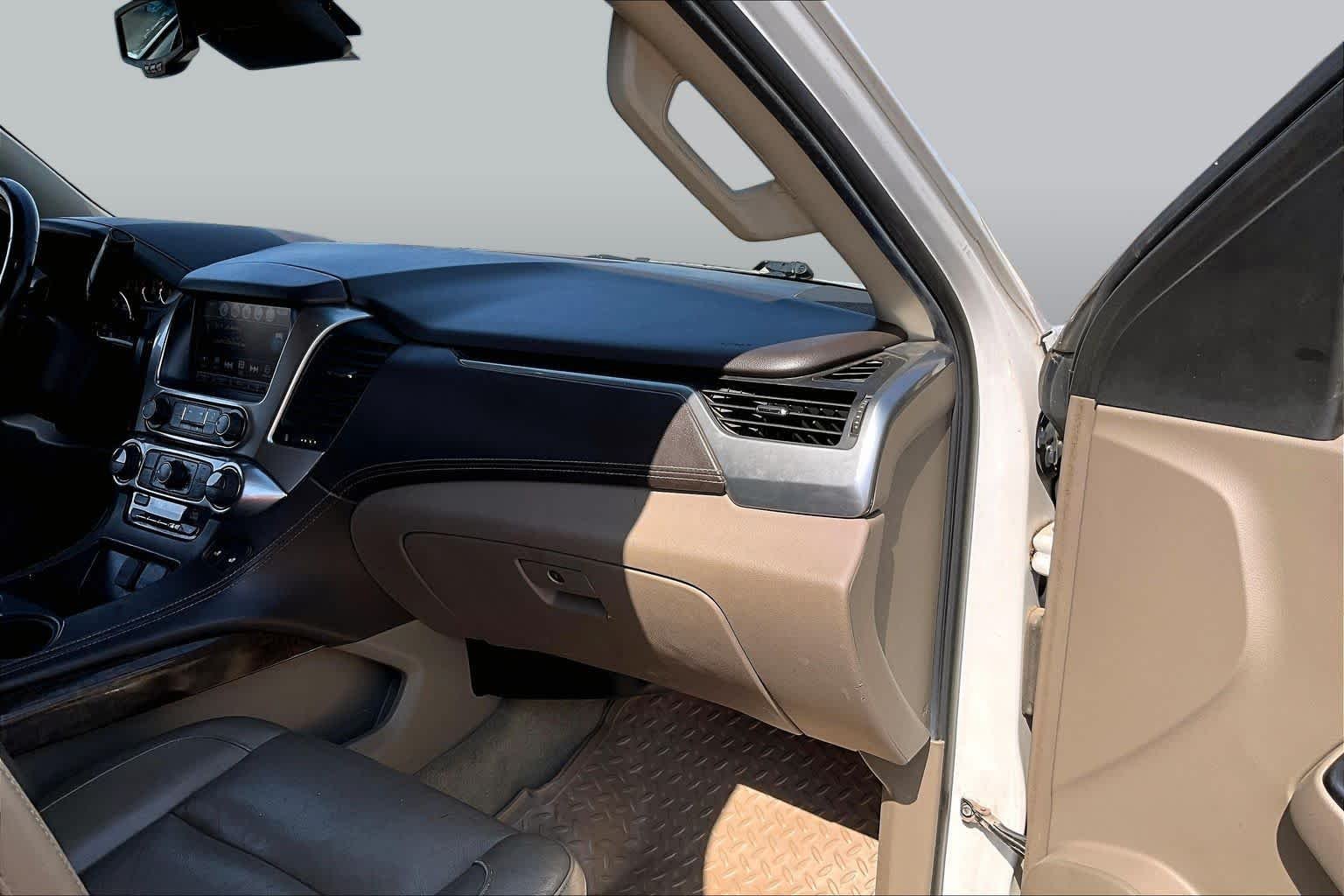 Used 2018 Iridescent Pearl Tricoat Chevrolet LT image 17