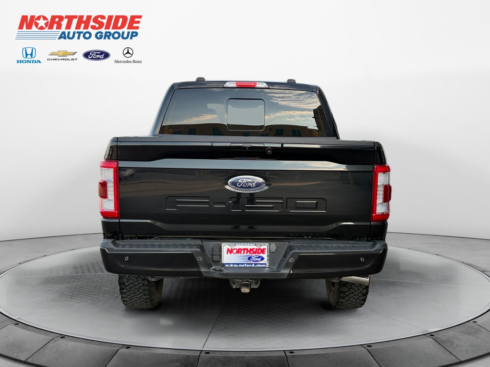 Used 2023 Agate Black Metallic Ford LARIAT image 6