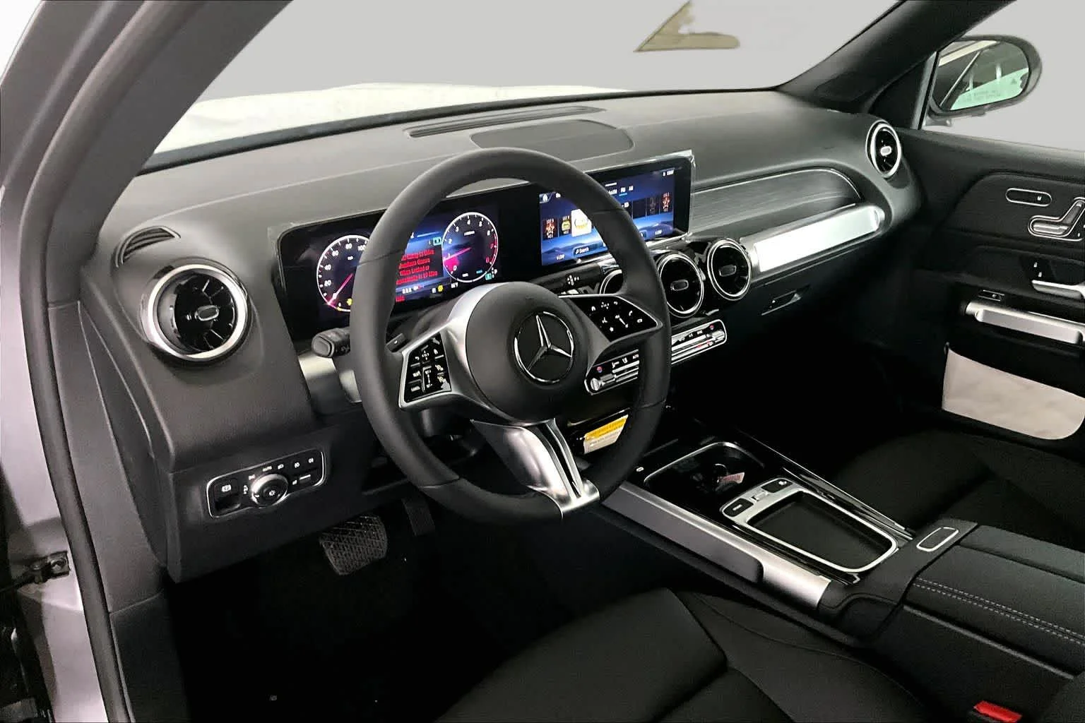 New 2026 Mountain Grey Metallic Mercedes-Benz GLB 250 image 10