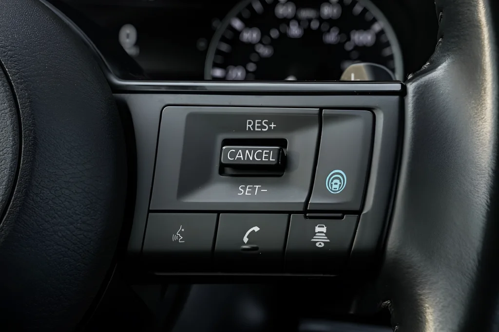 2024 Nissan Pathfinder SV - Photo 31