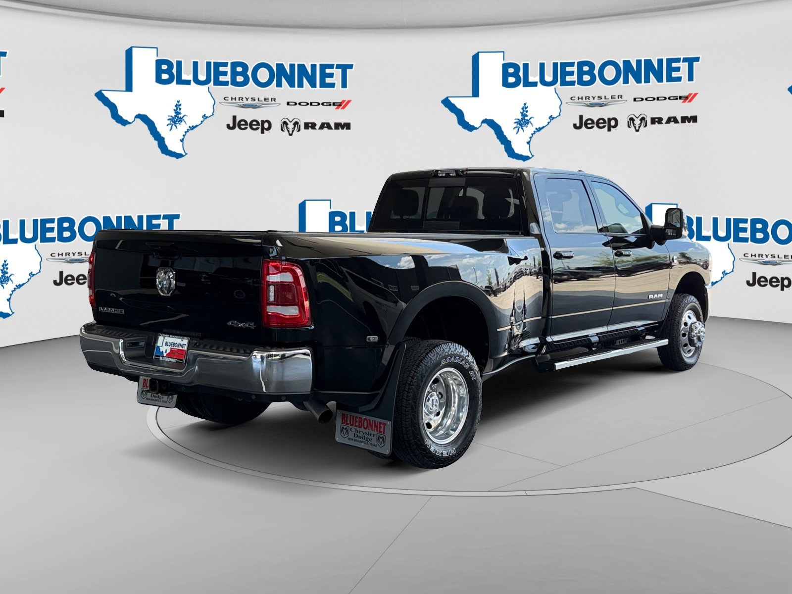 Certified Used 2024 Diamond Black Crystal Pearlcoat Ram Laramie image 5
