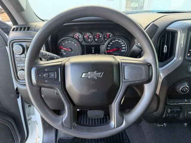 Used 2021 White Chevrolet Custom image 17