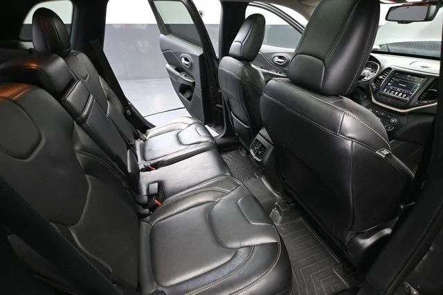 Used 2015 Gray Jeep Limited image 46