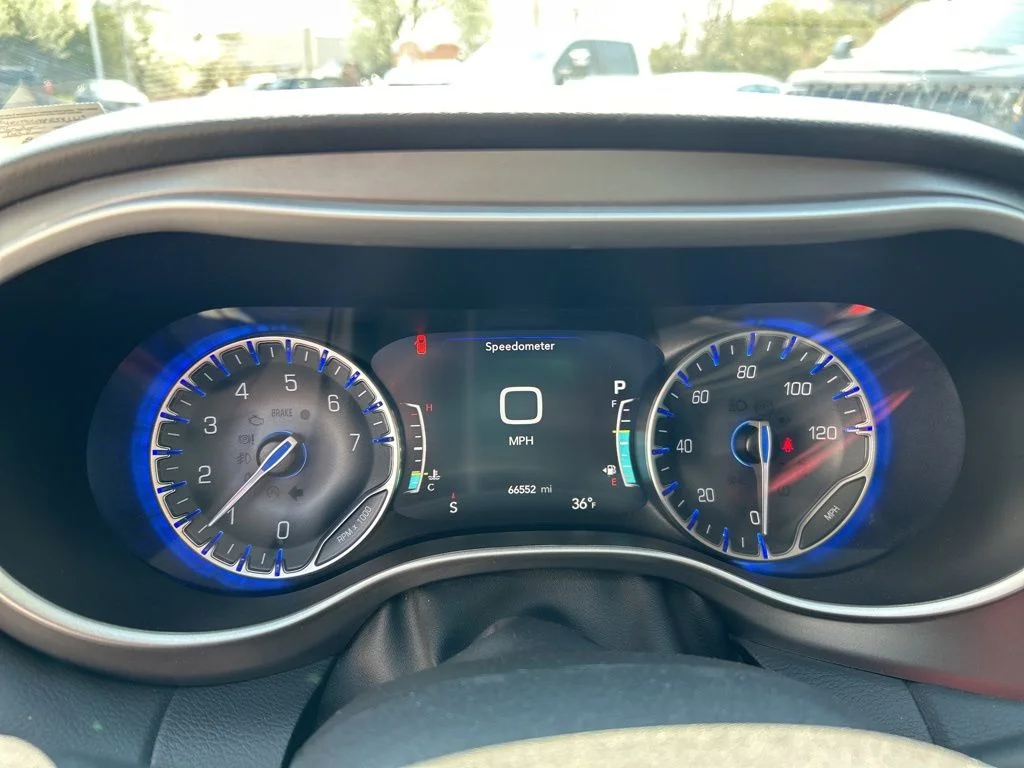 Used 2023 Gray Chrysler Touring L image 10