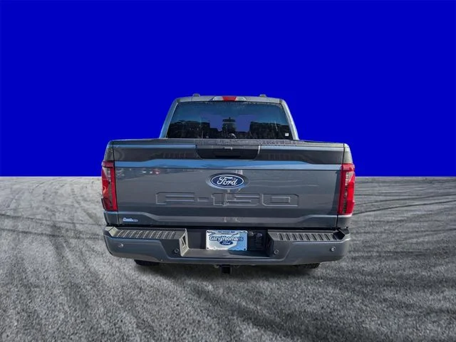 New 2026 Carbonized Gray Metallic Ford XLT image 5