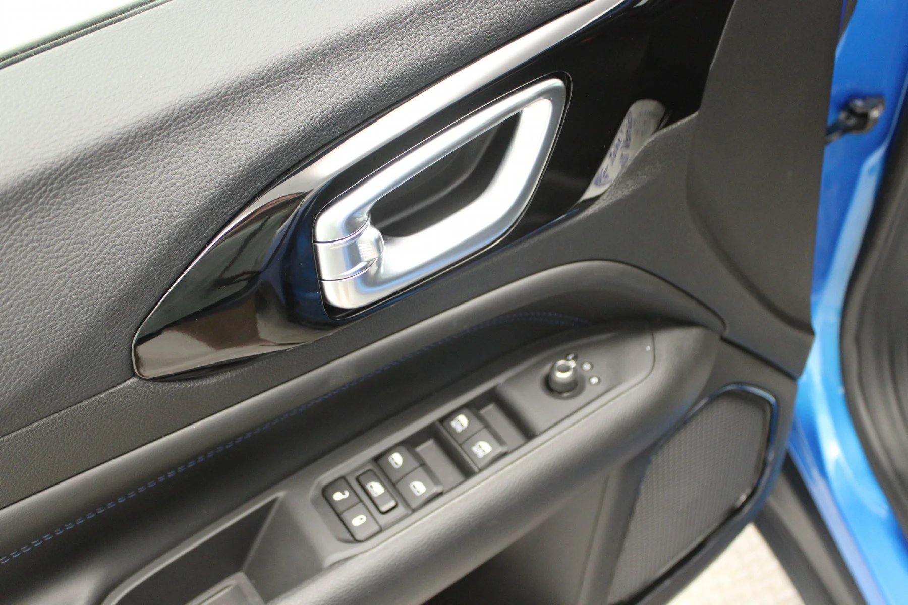 2025 Jeep Compass Latitude - Photo 13