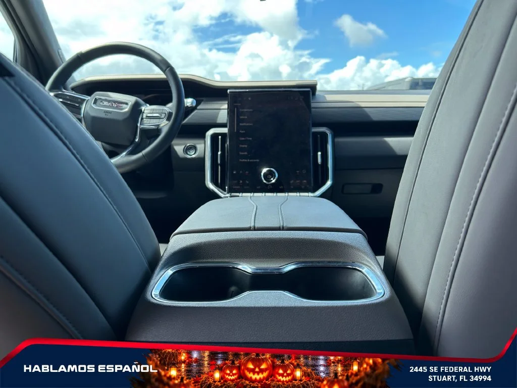 Used 2026 Ebony Twilight Metallic GMC Elevation image 16