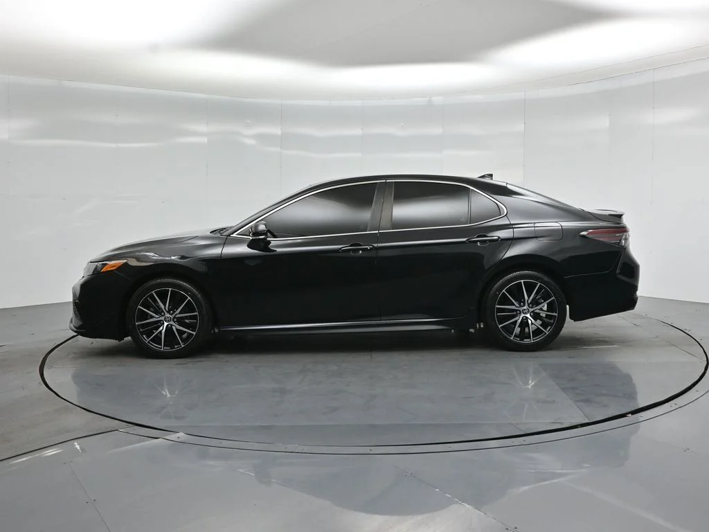 Used 2022 Black Toyota SE image 27