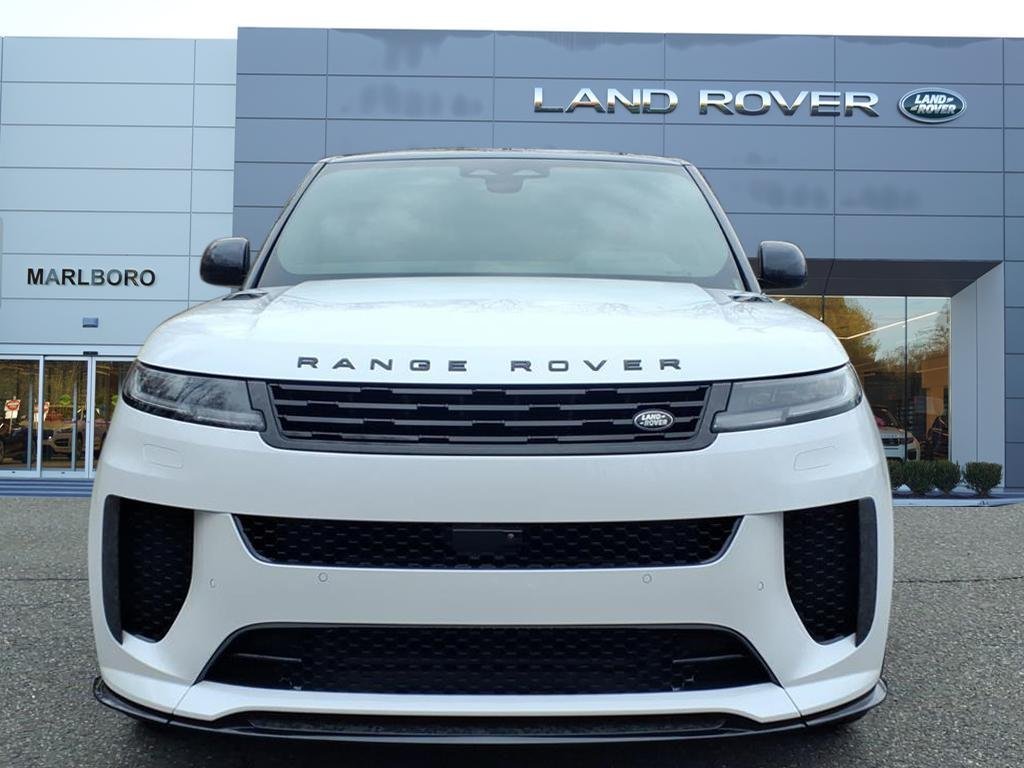 New 2026 Ostuni Pearl White LAND ROVER  image 8