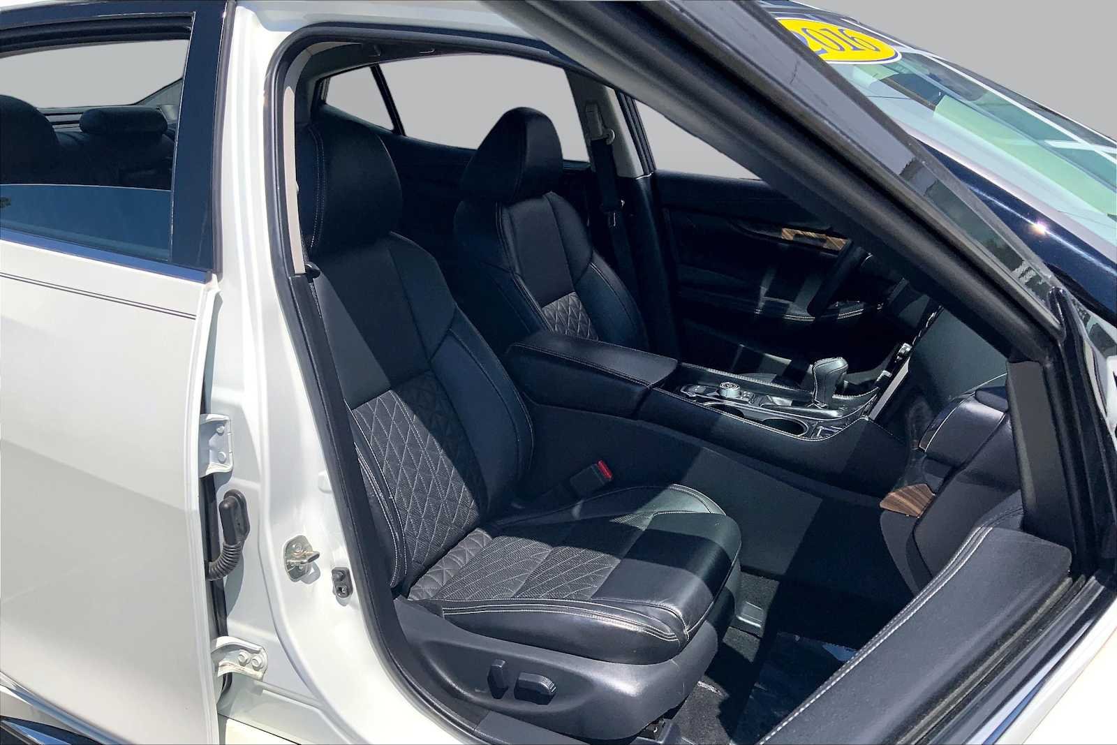 Pre-Owned 2016 Nissan Maxima 3.5 Platinum