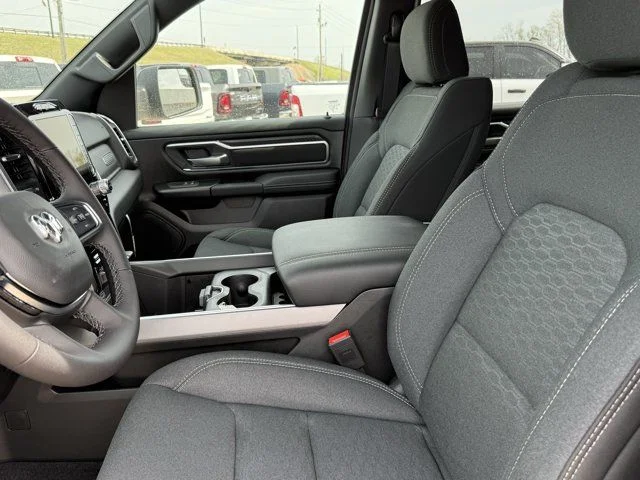 New 2026 Diamond Black Crystal Pearl-Coat Exterior Paint RAM Big Horn/Lone Star image 5