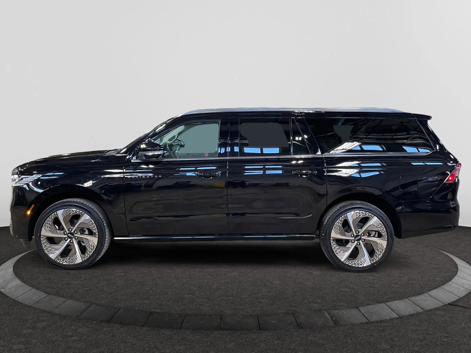 New 2026 Infinite Black Metallic Clearcoat Lincoln Black Label image 2