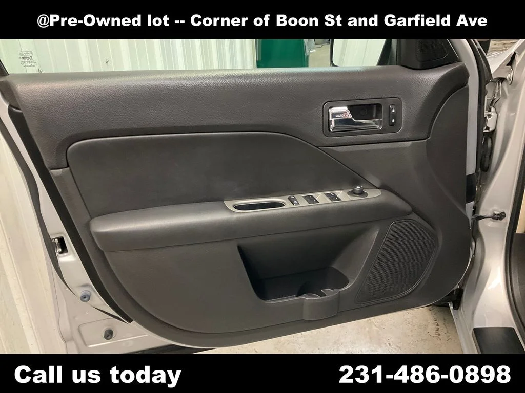 Used 2010  Ford SEL image 15