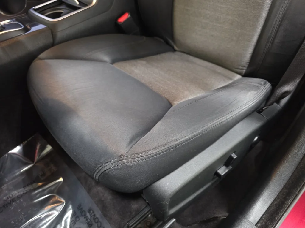 Used 2018 Velvet Red Pearlcoat Chrysler Touring image 27