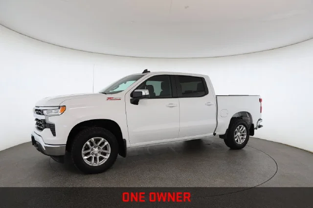 Used 2024 White Chevrolet LT image 3