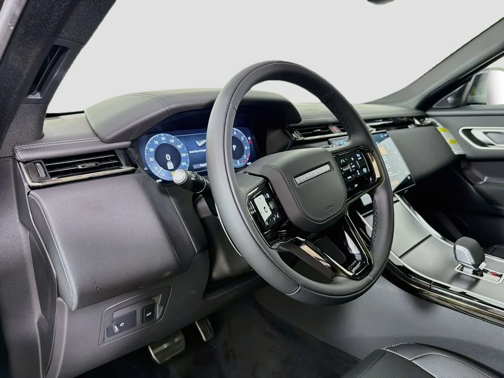 New 2026 Santorini Black Land Rover P250 Base image 9