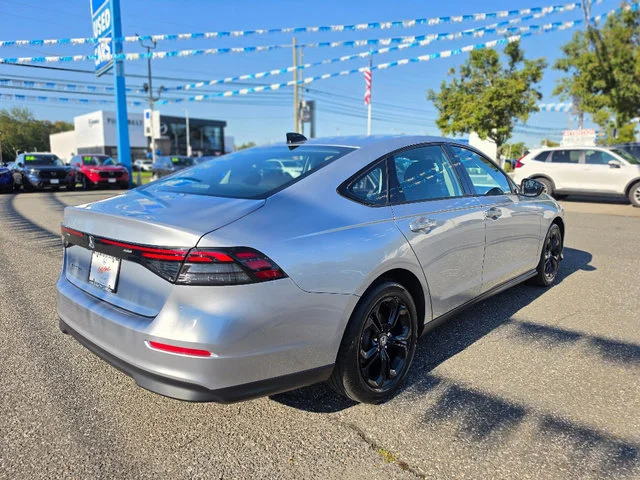 2025 Honda Accord SE - Photo 6