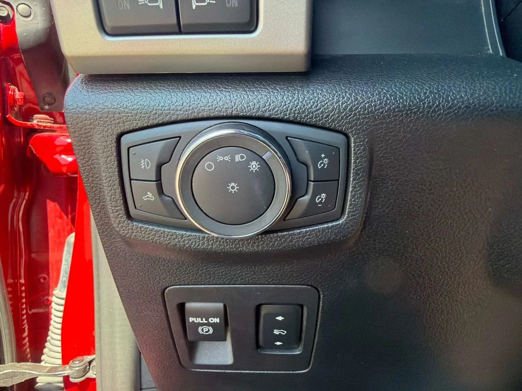 Used 2020 Red Ford Lariat image 31