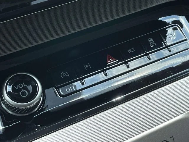 New 2027 Dark Matter Gray Metallic Ford Active image 22