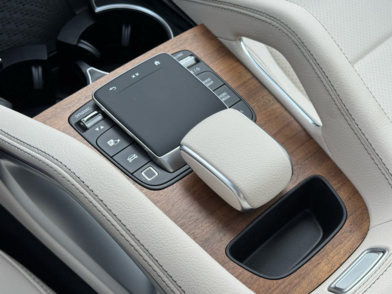New 2026 Polar White Mercedes-Benz GLE 450 image 25