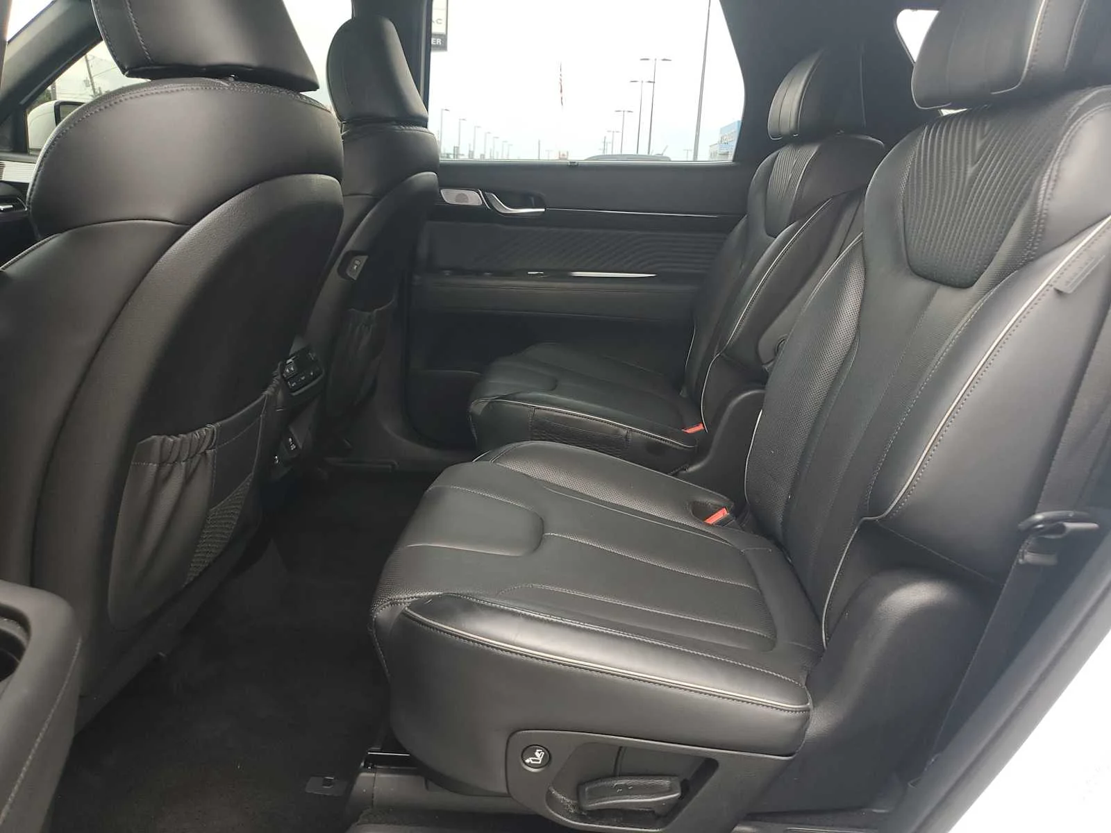 Used 2023 White Hyundai Calligraphy image 20