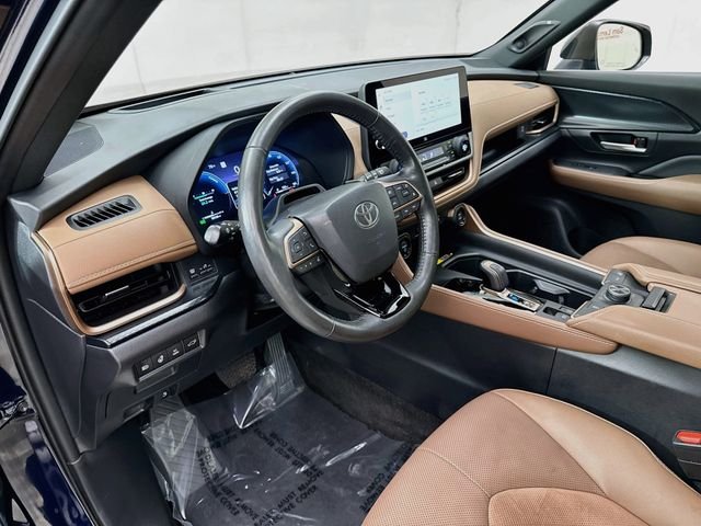 Used 2024 Blue Toyota MAX Platinum image 9